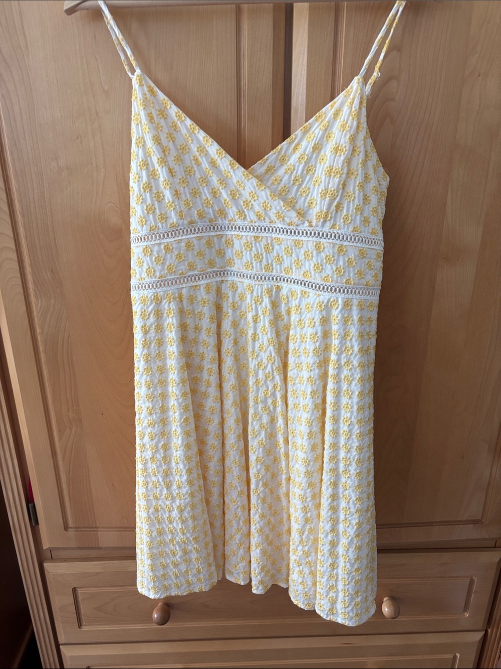 Francesca's Collections Yellow and White Daisy-Textured Mini Dress